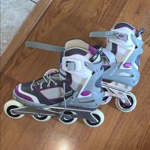 Women’s rollerblades